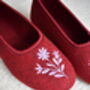 Wool Balleina Slippers Wine Red/ Pink Flowers, thumbnail 2 of 3