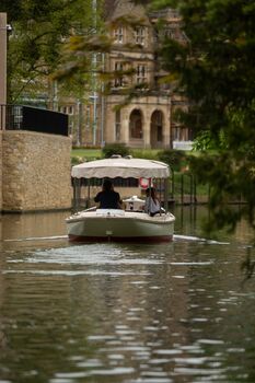 Picnic Cruise Experience On The River In Oxford For A Family Of Four, 5 of 7