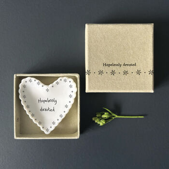 East Of India Small Scallop Heart Dish Hopelessly Devoted, 3 of 4