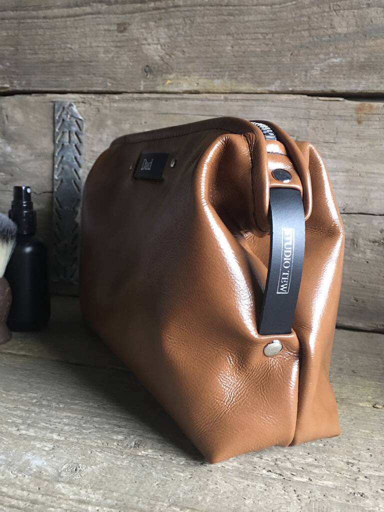 tan leather toiletry bag