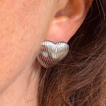 Zuri Vintage Style Ribbed Heart Hollow Stud Earrings, 3 of 6