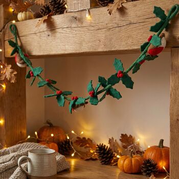 Handmade Felt Holly Garland With Robins Decoration, 6 of 6