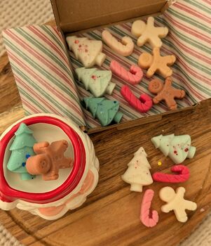 Christmas Wax Melt Burner With Wax Melts Gift Set For Christmas, 9 of 9