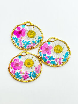 Necklace With Daisies And Pink Flowers In Silver Or Gold, 3 of 12