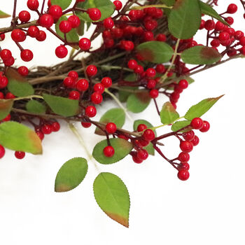 60cm Artificial Christmas Natural Red Berry Wreath, 3 of 8