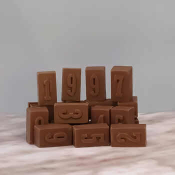 'Born In The 1990s' Sweet Treat For Her, 2 of 5
