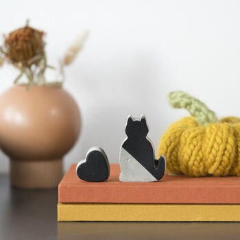 Black Concrete Cat And Heart Set, 2 of 4