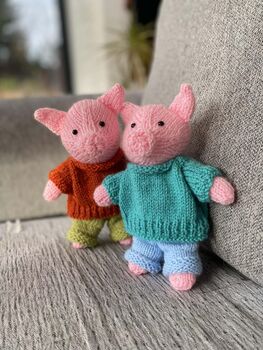 The Three Little Pigs Knitting Pattern, 2 of 3