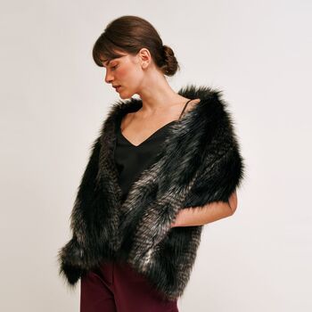 Pocket Stole For Bridal And Eveningwear In Fake Fur, 4 of 9