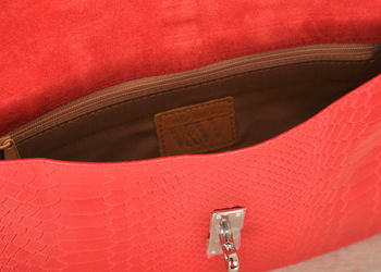 Rouge Textured Envelope Clutch, 4 of 5