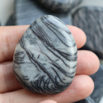 Net Jasper Smoothstone – Calming Crystal Gift, 6 of 11