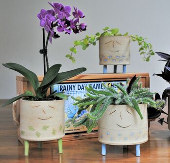 Personalised Ceramic Tripod Face Planter With Leaves, 4 of 8