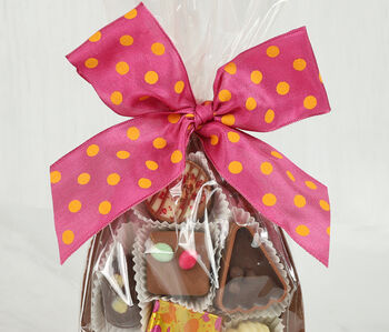 Thick Half Milk Chocolate Easter Egg Shell With Seven Assorted Luxury Chocolates, 3 of 3