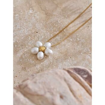 Monaco D’or Gold Pearl White Daisy Flower Pendant Charm Necklace, 3 of 4