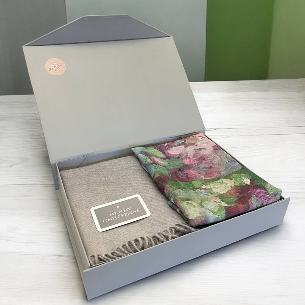 Boxed-gifts Set 3 Pezzi Invernale Donna – Guanti E Scarf Abbinati – Tinta Unita Morbida – Colore Nero