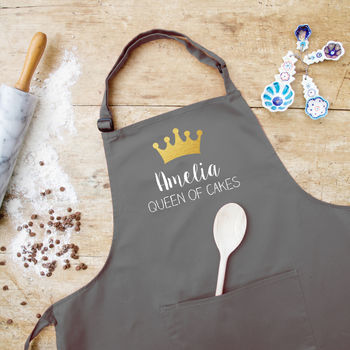 Personalised Queen Apron, 2 of 4