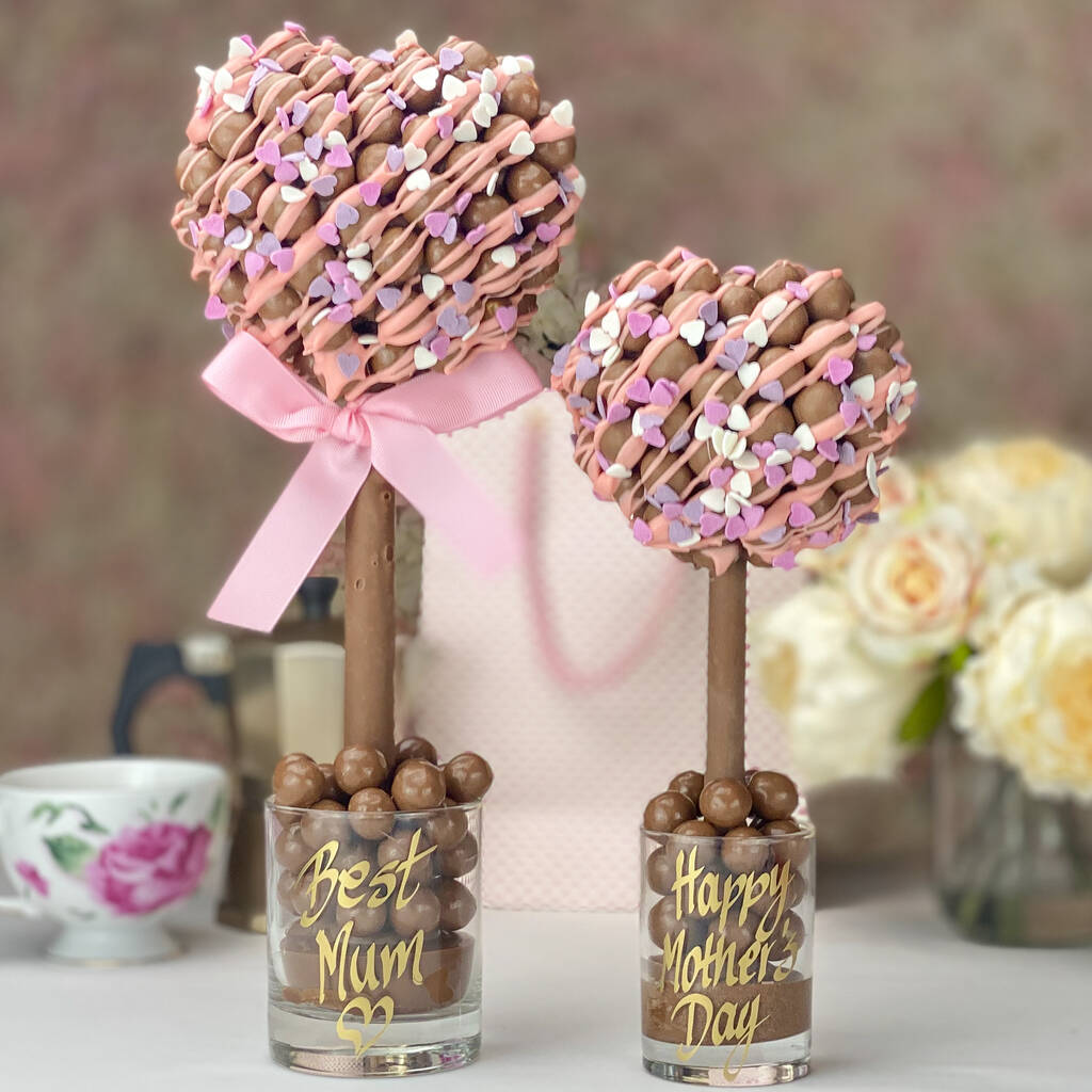Malteser® Heart With Pink Drizzle And Heart Sprinkles, 1 of 12