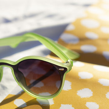 Front Lens Rounded Classic Pin Sunglasses In Green, 2 of 3