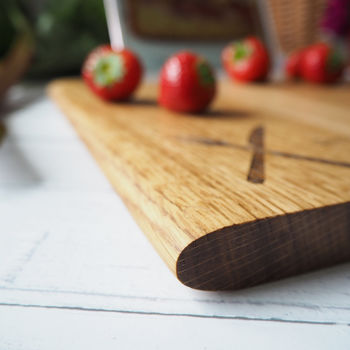 Personalised Solid Oak Chopping Board And iPad Stand, 3 of 6