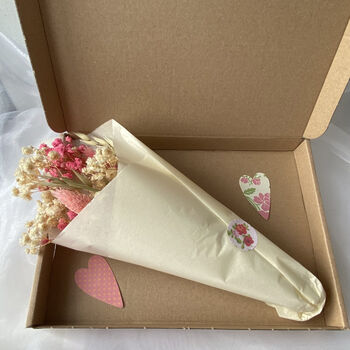 Letterbox Dried Flowers Gift Box, 4 of 5