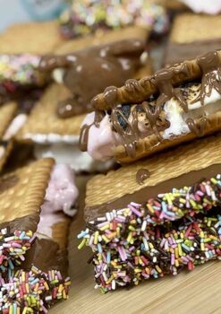 S'mores Marshmallow Large Toast 'N' Dip Kit, 2 of 12