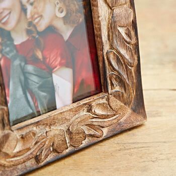 Jaraja Hand Carved Mango Wood 6x4' Photo Frame, 3 of 7