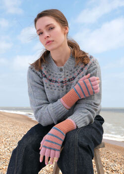 Calamine Tuck Stitch Fingerless Lambswool Gloves, 3 of 4