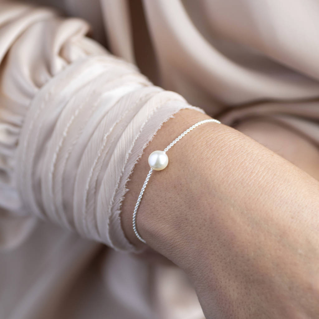 Floating Pearl Bracelet — GLDN