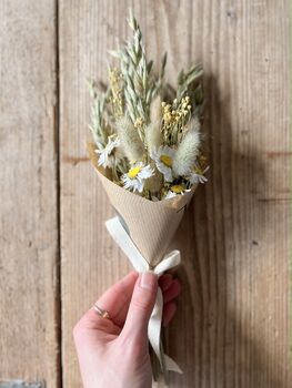 Mini Dried Flower Bouquet | Daisy, 2 of 2