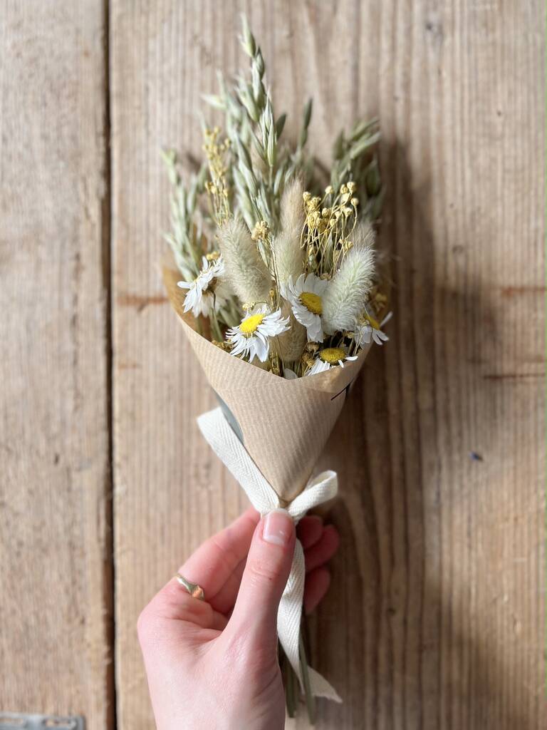 Mini Dried Flower Bouquet | Daisy, 1 of 6