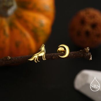 Mismatched Wolf And Moon Internally Threaded Flat Back Earrings In Sterling Silver, 5 of 12