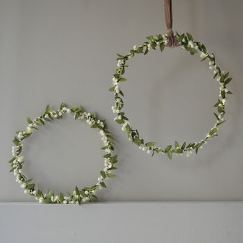 Mistletoe Light Up Wreath, 2 of 6