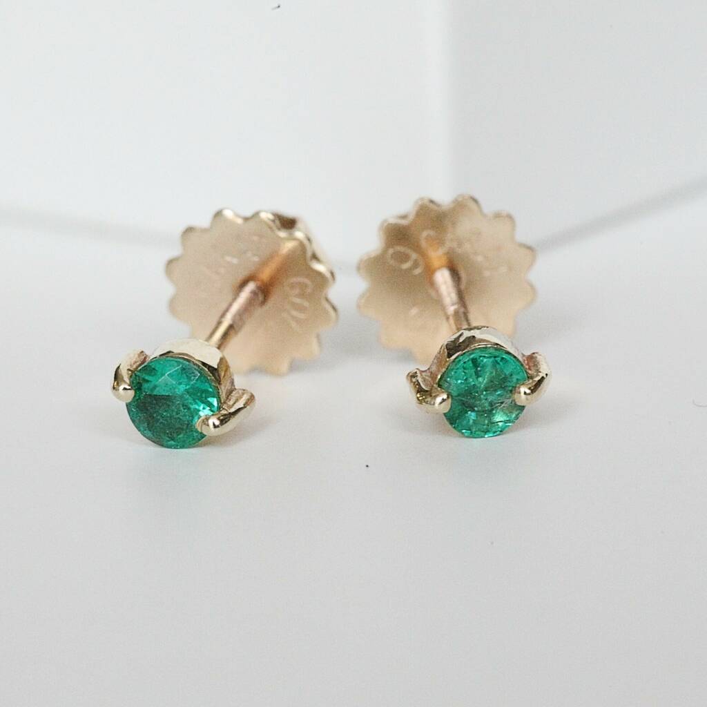 small emerald earrings studs