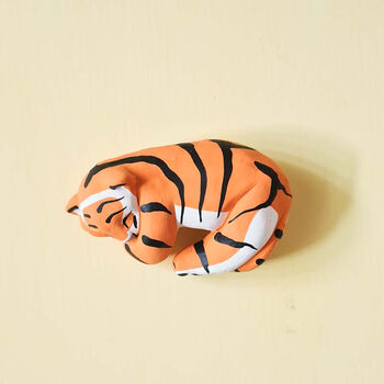 Tiger 'shelf sitter' Orange, 6 of 7