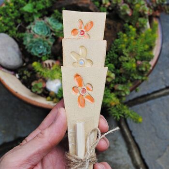 Reusable Ceramic Markers With Flower Design In Yellow And Orange, 2 of 7