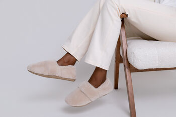 Snug Toes Ivory Women's Heated Slippers With Heatpads, 6 of 6