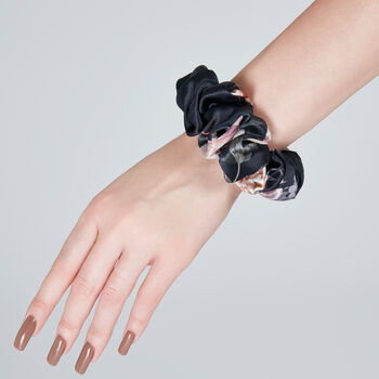 Silk Scrunchie Fleur Japonaise Midnight Blue, 3 of 8