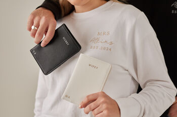 Personalised Wifey And Hubby Travel Set, 3 of 5