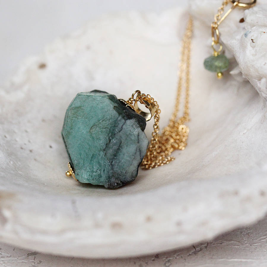 Raw Emerald Stone Necklace By Artique Boutique