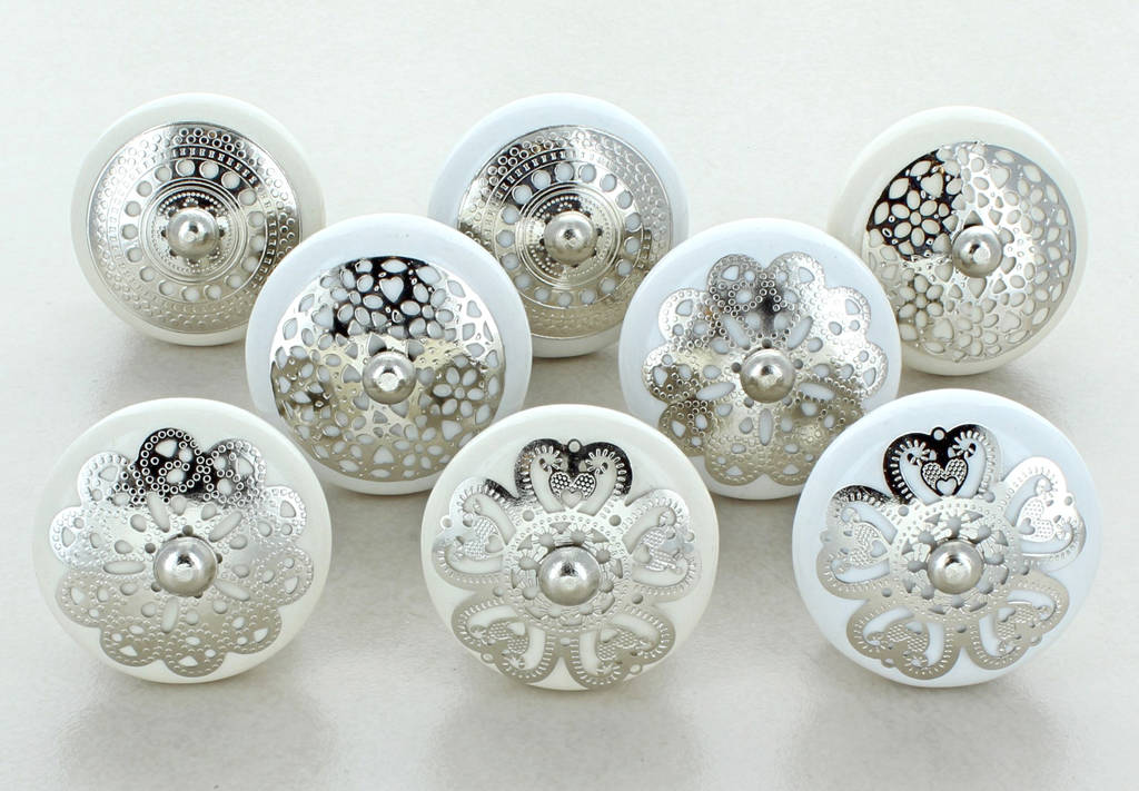 G Decor Set Of Eight White Ceramic Door Knobs