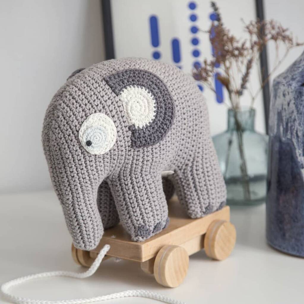 dolce pull along elephant