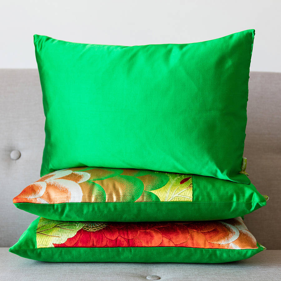 green cushions