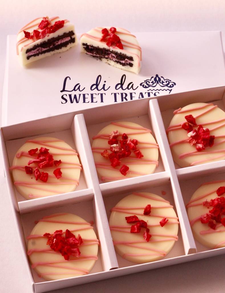 Strawberry Flavoured Chocolate Covered Oreos By La Di Da Sweet Treats
