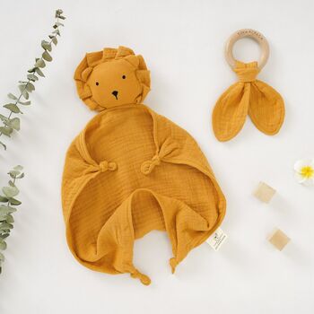 Organic Baby Lion Comforter With Teether And Bag, 9 of 9