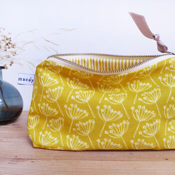 Cow Parsley Mid Pouch, 4 of 9