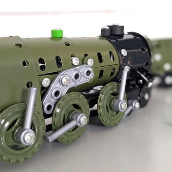 Make Your Own Flying Scotsman Metal Train Construction Set, 4 of 7