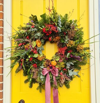 Berries And Bows Deluxe Wreath Making Kit. Make Your Own Christmas Wreath, 7 of 7