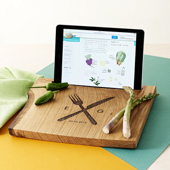 Personalised Oak Wood Chopping Board And iPad Stand, 2 of 7