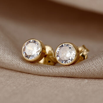 Normal Round 9ct Gold Stud Earrings With Cubic Zirconia 