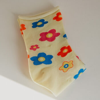 Nikole 90s Style Cream Daisy Flower Floral Ankle Socks, 2 of 2